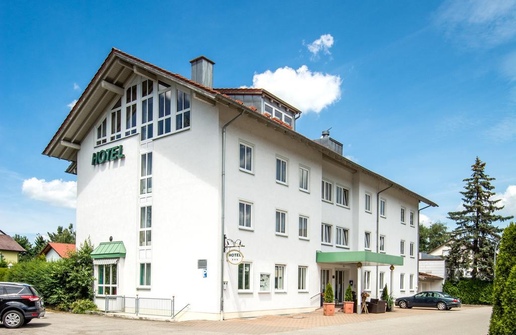 Hotel St. Martin มาร์คโทเบอร์ดอร์ฟ ภายนอก รูปภาพ